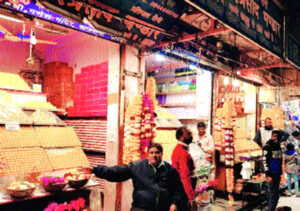 Khajrana's laddu shops