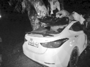 Indore car rammed into Eicher near Ashta, three people died tragically