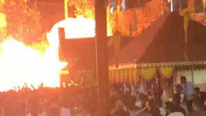 Big explosion in Kerala temple, more than 150 burnt